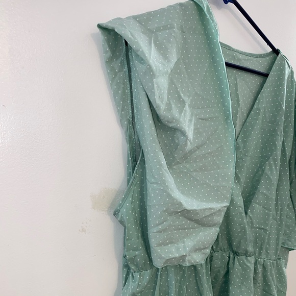 Shein 4XL Mint Green Short Sleeved V-Neck pullover Top Blouse with Elastic Waist - Picture 2 of 4